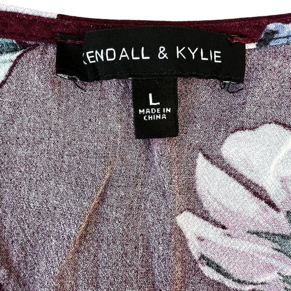 KENDALL & KYLEE women’s size L short sleeve V-neck top - Picture 6 of 8